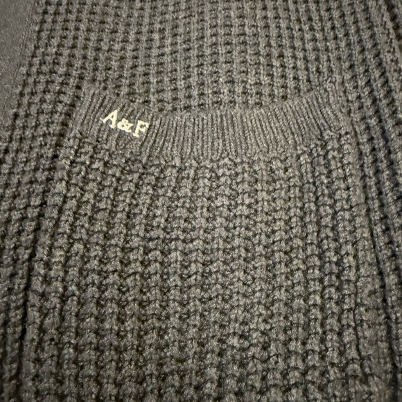 Abercrombie & Fitch Charcoal Knit Sweater - Picture 3 of 4